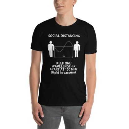 Social Distancing Witz T-Shirt Model