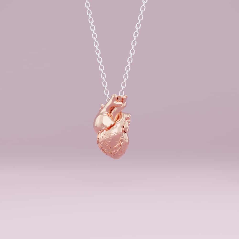 Anatomisches Herz Anhänger Halskette in Rosé Gold.