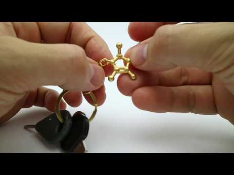 How to open and close keychain jump rings by hand [MOLECULE STORE]